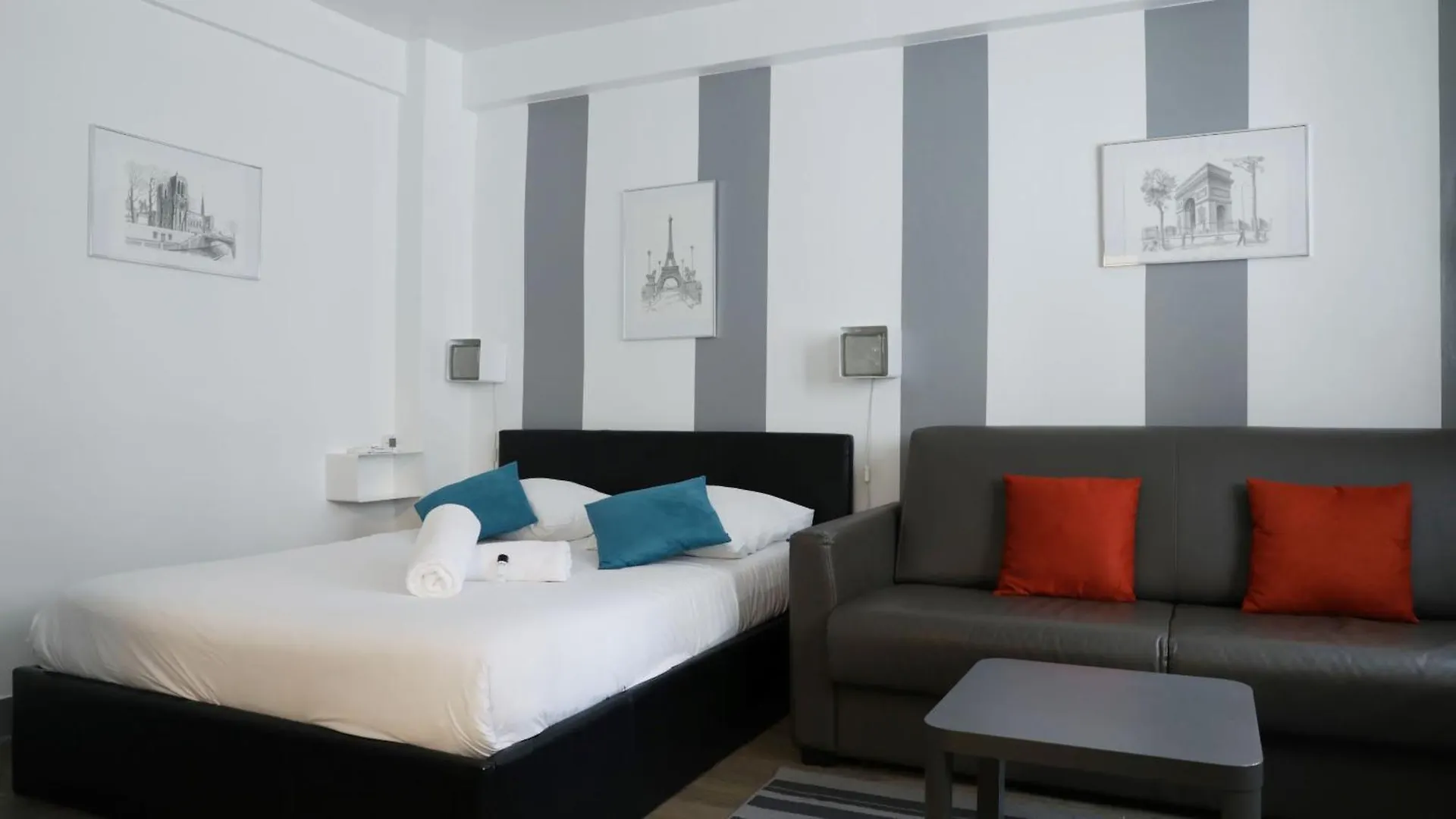Arc De Triomphe & Trocadero Square - Cityapartmentstay Párizs