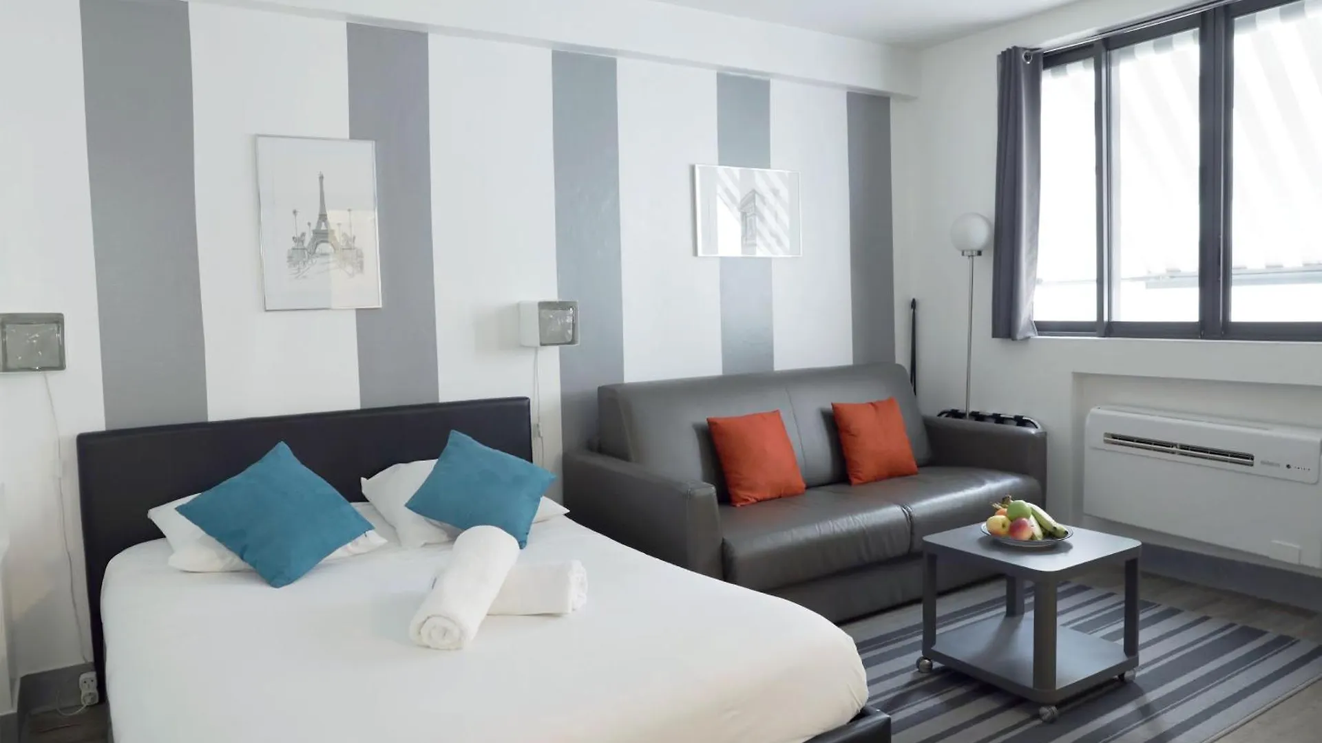Arc De Triomphe & Trocadero Square - Cityapartmentstay Paris