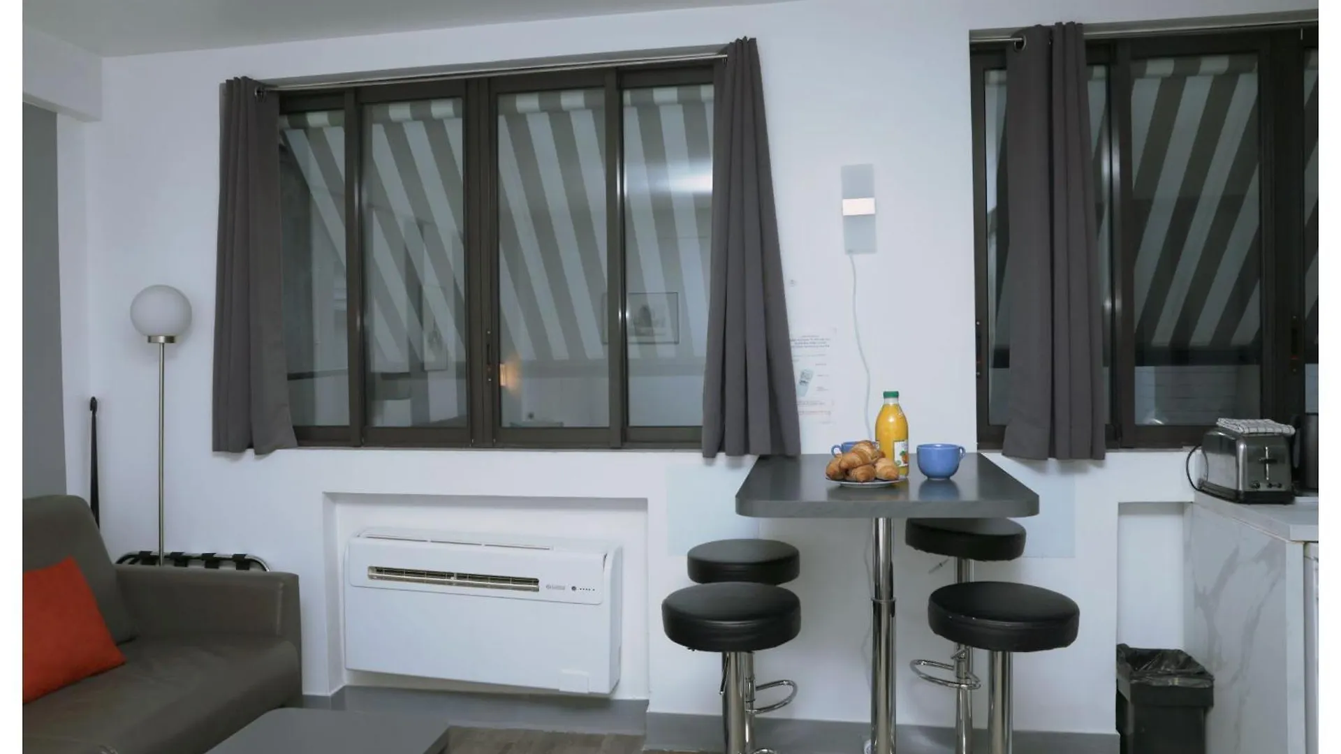 Apartment Arc De Triomphe & Trocadero Square - Cityapartmentstay Paris France